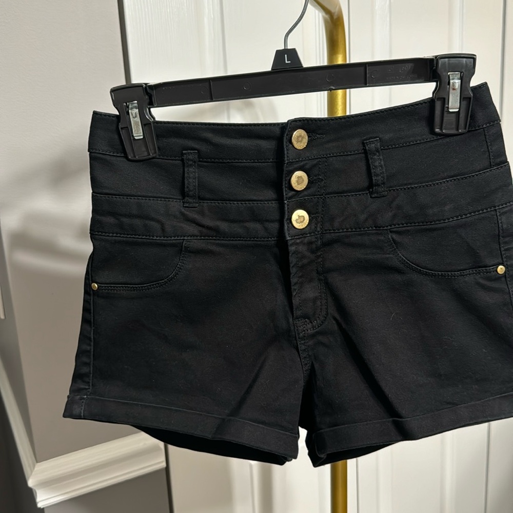 Refuge Black Shorts Size 2
